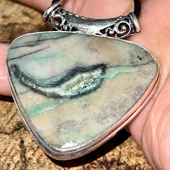 Mariposite Muscovite Pendant 2” - Picture 2 of 9